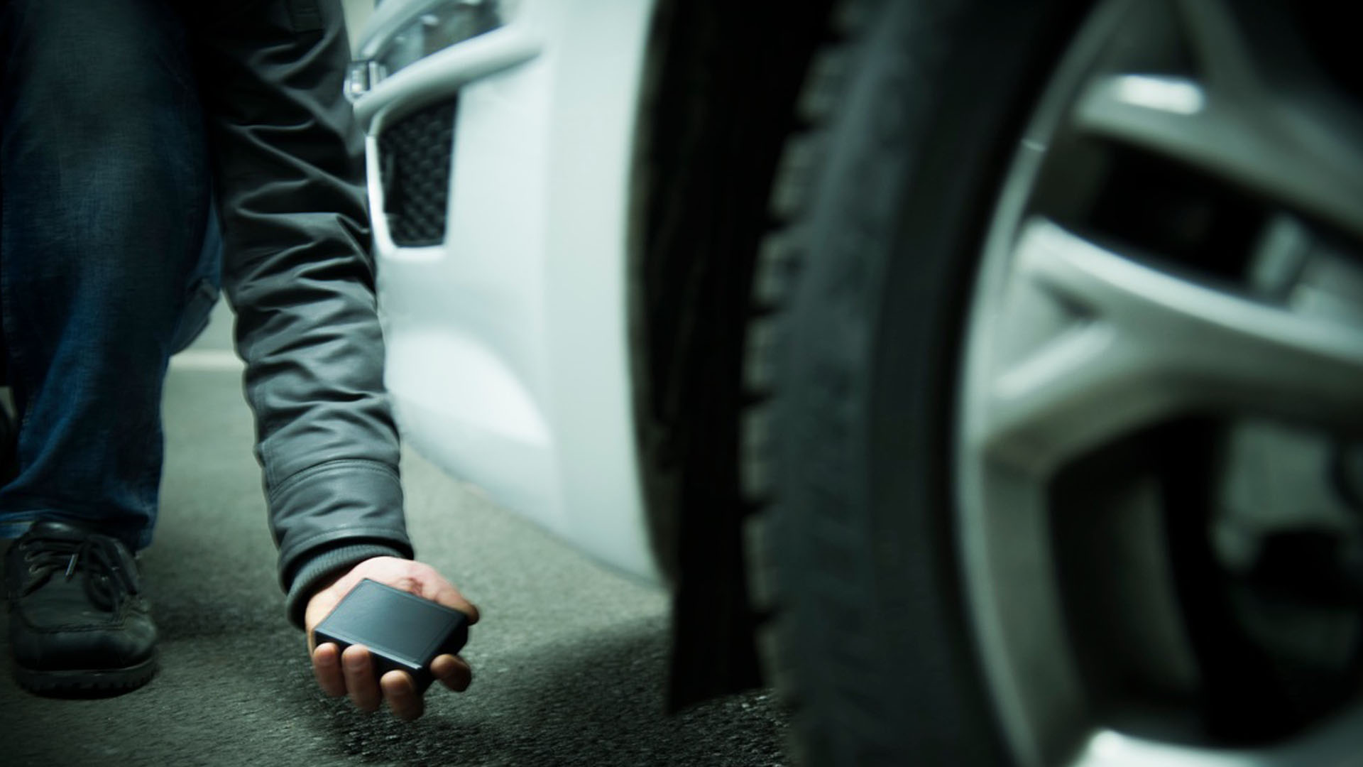 車輛被安裝了GPS？GPS跟蹤器該如何檢測？