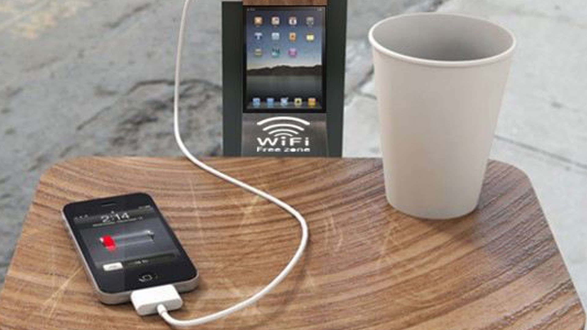 手機個人信息遭泄露，原因竟出在公共充電樁上？